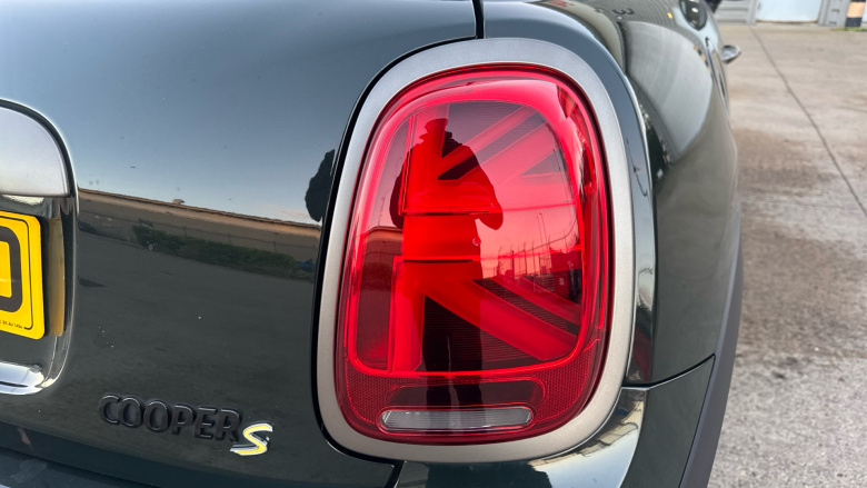 MINI Hatchback 135kW Cooper S Resolute Edition 33kWh 3dr Auto Electric Hatchback